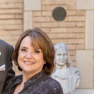 Meet your Posher, Cynthia